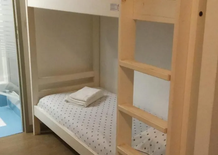 Loris Sanary-sur-Mer